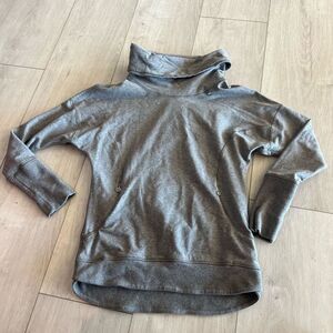 Lululemon Sweater Women's Gray Pullover Cowl Neck Athleisure Long Sleeve size 6
